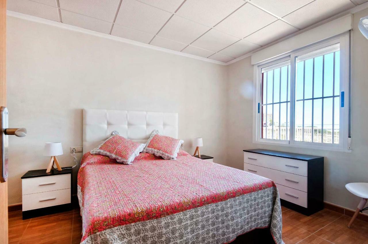 Bungalow Frente Al Mar Торевиеха Екстериор снимка